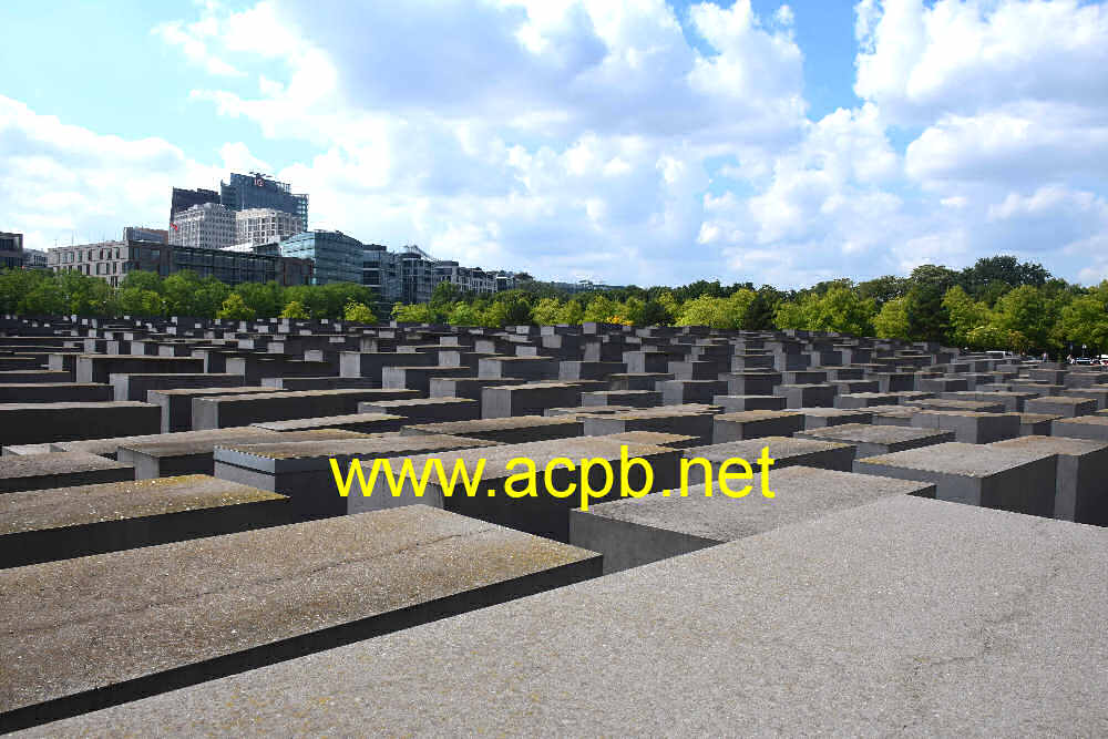 Denkmal fur die ermofrtrn Juden